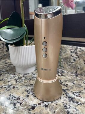 Skintific Facial Device in Rose Gold